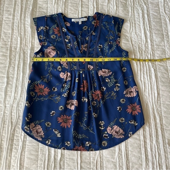2/$30 Collective Concepts Blue and Pink Floral Sleeveless Blouse Top - Picture 10 of 11